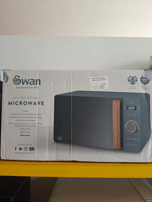 Cuptor cu Microune Swan Nordic Digital