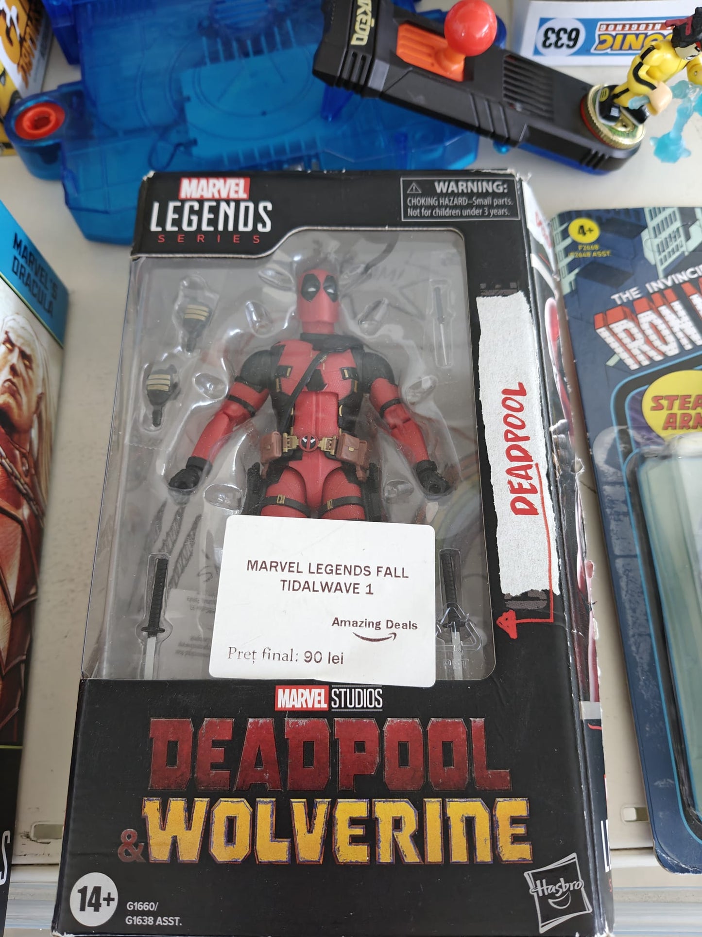 [RESIGILAT] Figurina Marvel Legends cu Deadpool