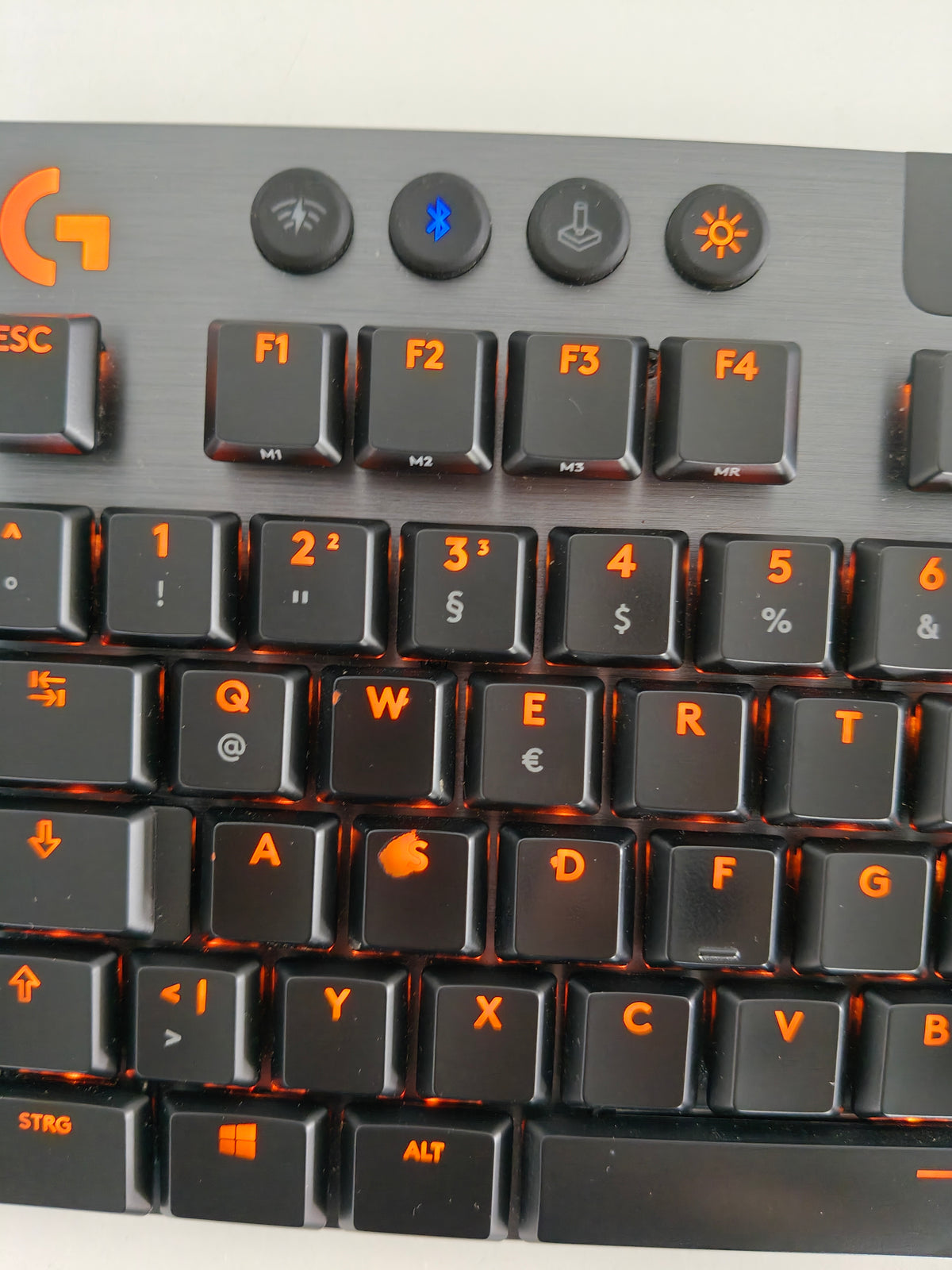 Logitech G G915 X Lightspeed TKL - Tastatura Gaming (Doar Bluetooth, fără USB)