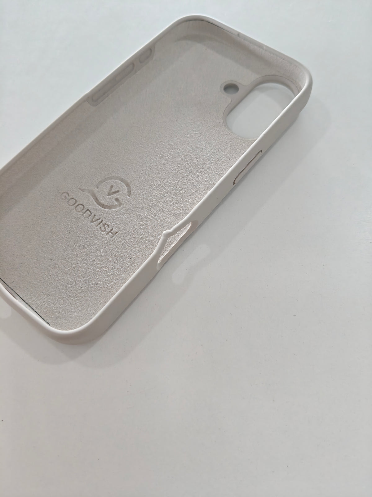 Husa iPhone 17 cu MagSafe