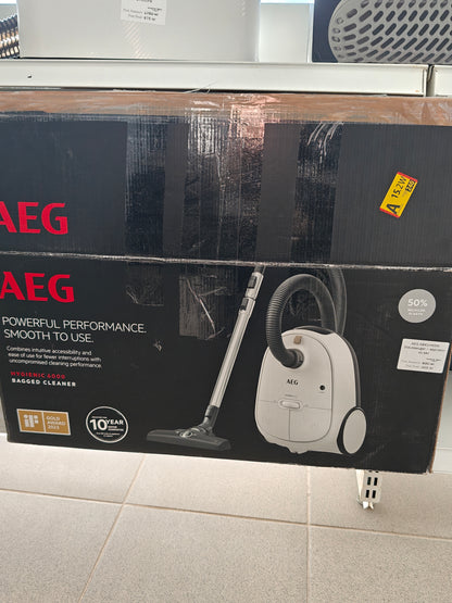 Aspirator cu sac AEG AB61H6SW