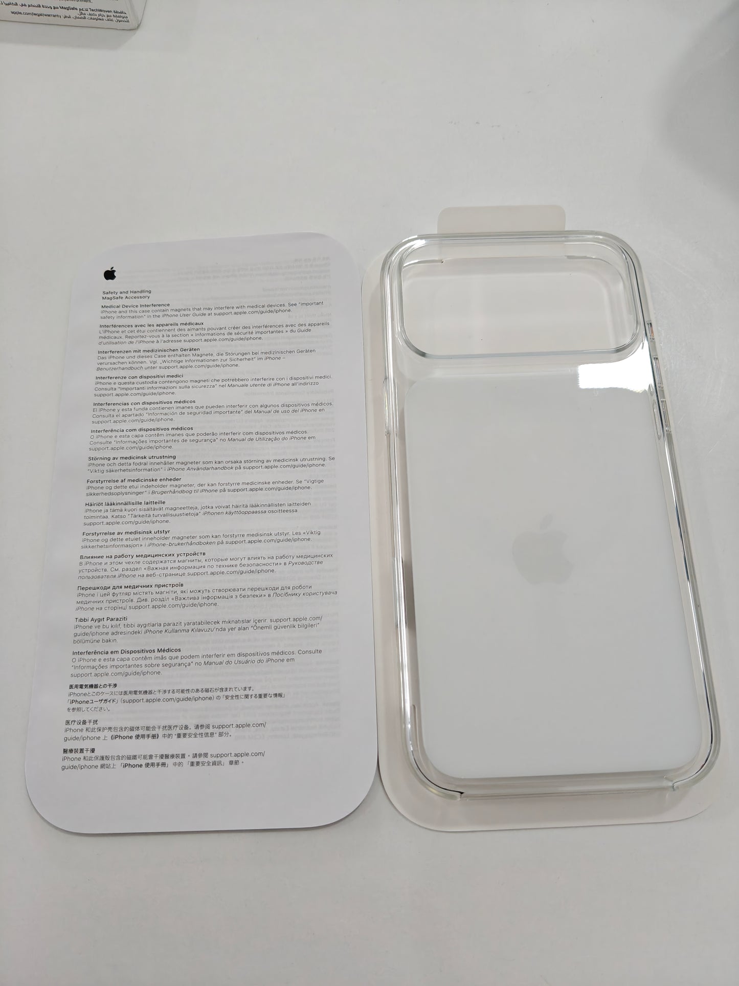 [RESIGILAT] Husa Apple Transparentă iPhone 17 Pro Max , Magsafe